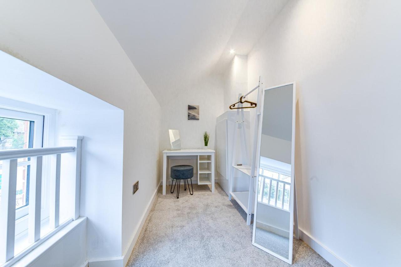 Stylish & Contemporary 2-Bed Townhouse - Parking - Wi-Fi - Netflix Lägenhet Worksop Exteriör bild