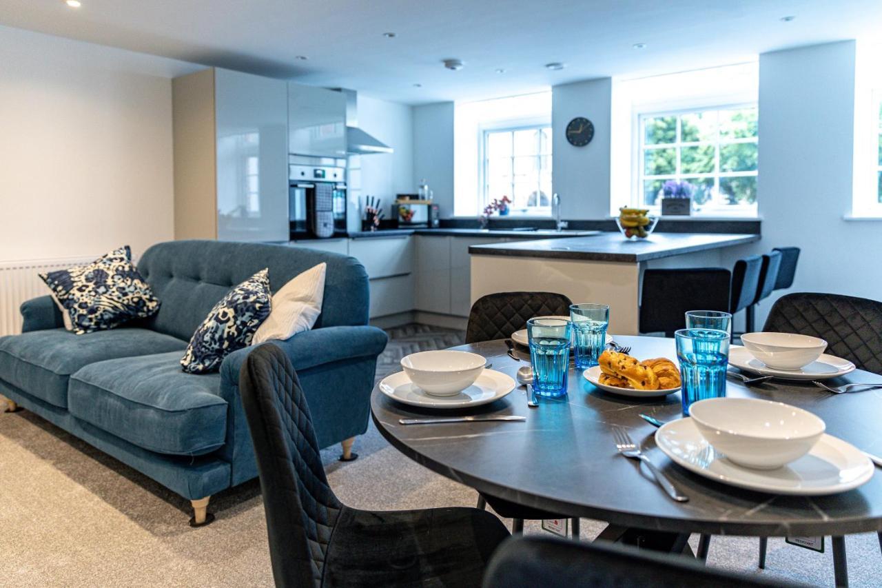 Stylish & Contemporary 2-Bed Townhouse - Parking - Wi-Fi - Netflix Lägenhet Worksop Exteriör bild