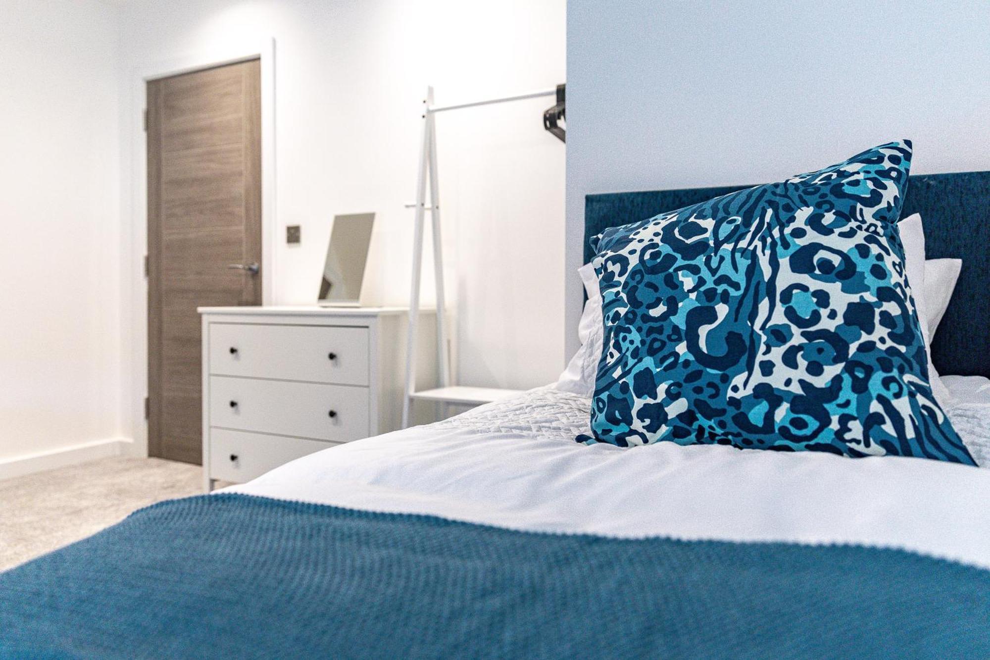 Stylish & Contemporary 2-Bed Townhouse - Parking - Wi-Fi - Netflix Lägenhet Worksop Exteriör bild