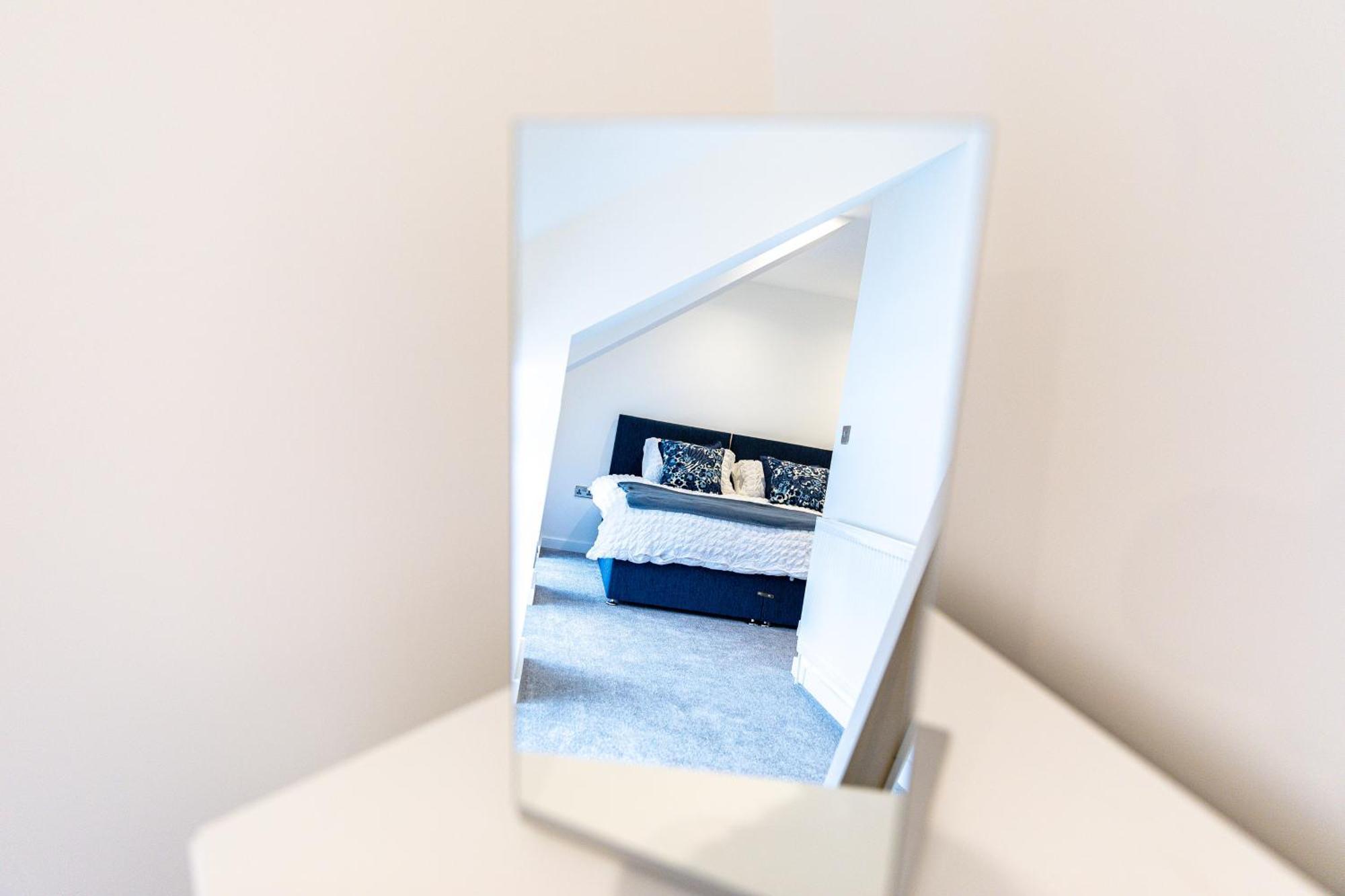 Stylish & Contemporary 2-Bed Townhouse - Parking - Wi-Fi - Netflix Lägenhet Worksop Exteriör bild