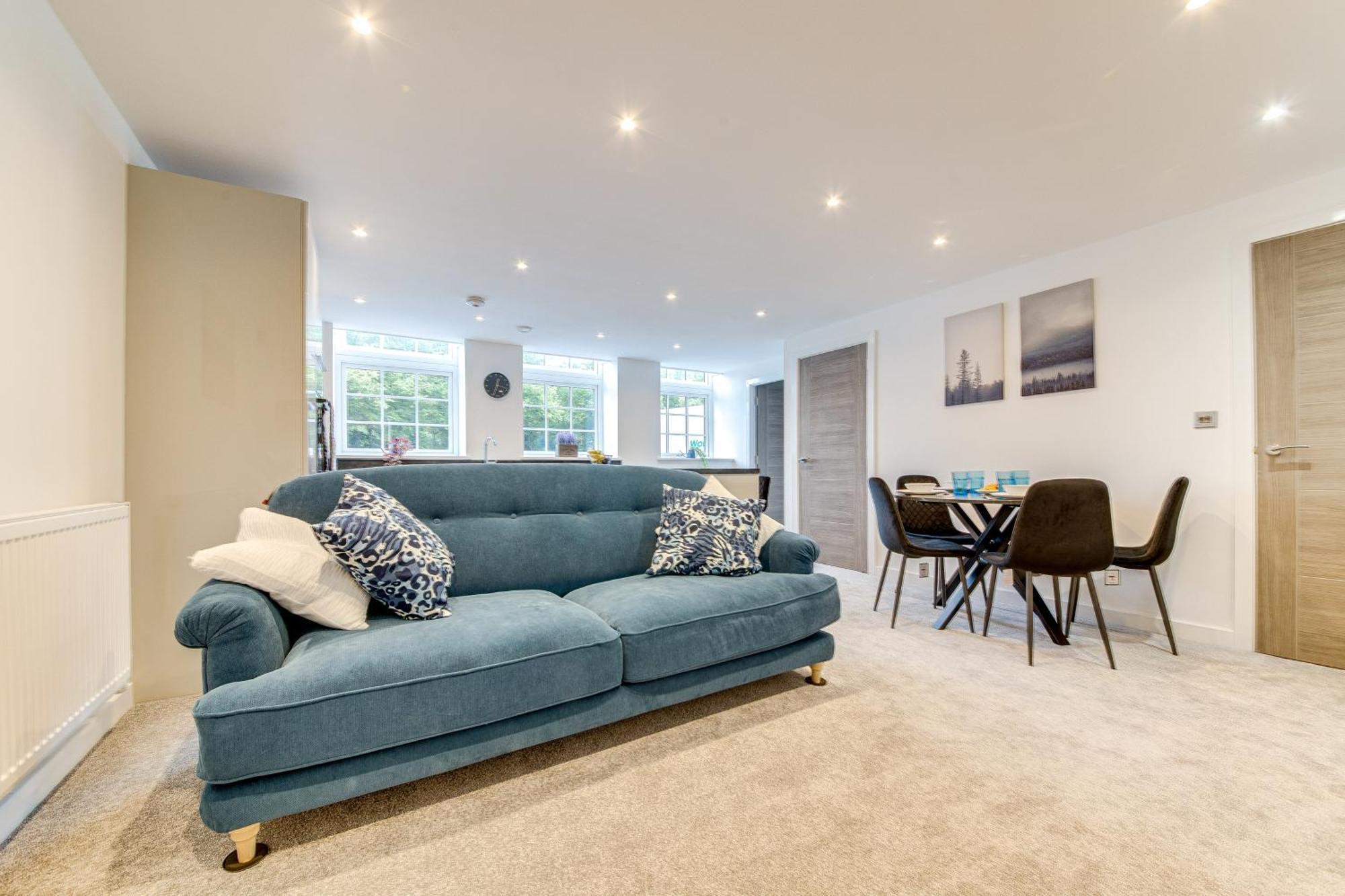 Stylish & Contemporary 2-Bed Townhouse - Parking - Wi-Fi - Netflix Lägenhet Worksop Rum bild