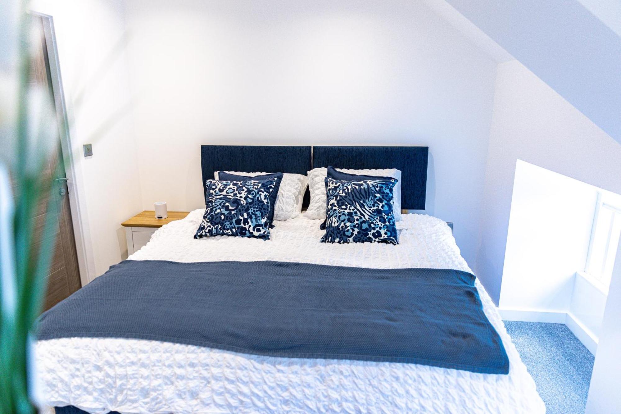 Stylish & Contemporary 2-Bed Townhouse - Parking - Wi-Fi - Netflix Lägenhet Worksop Exteriör bild