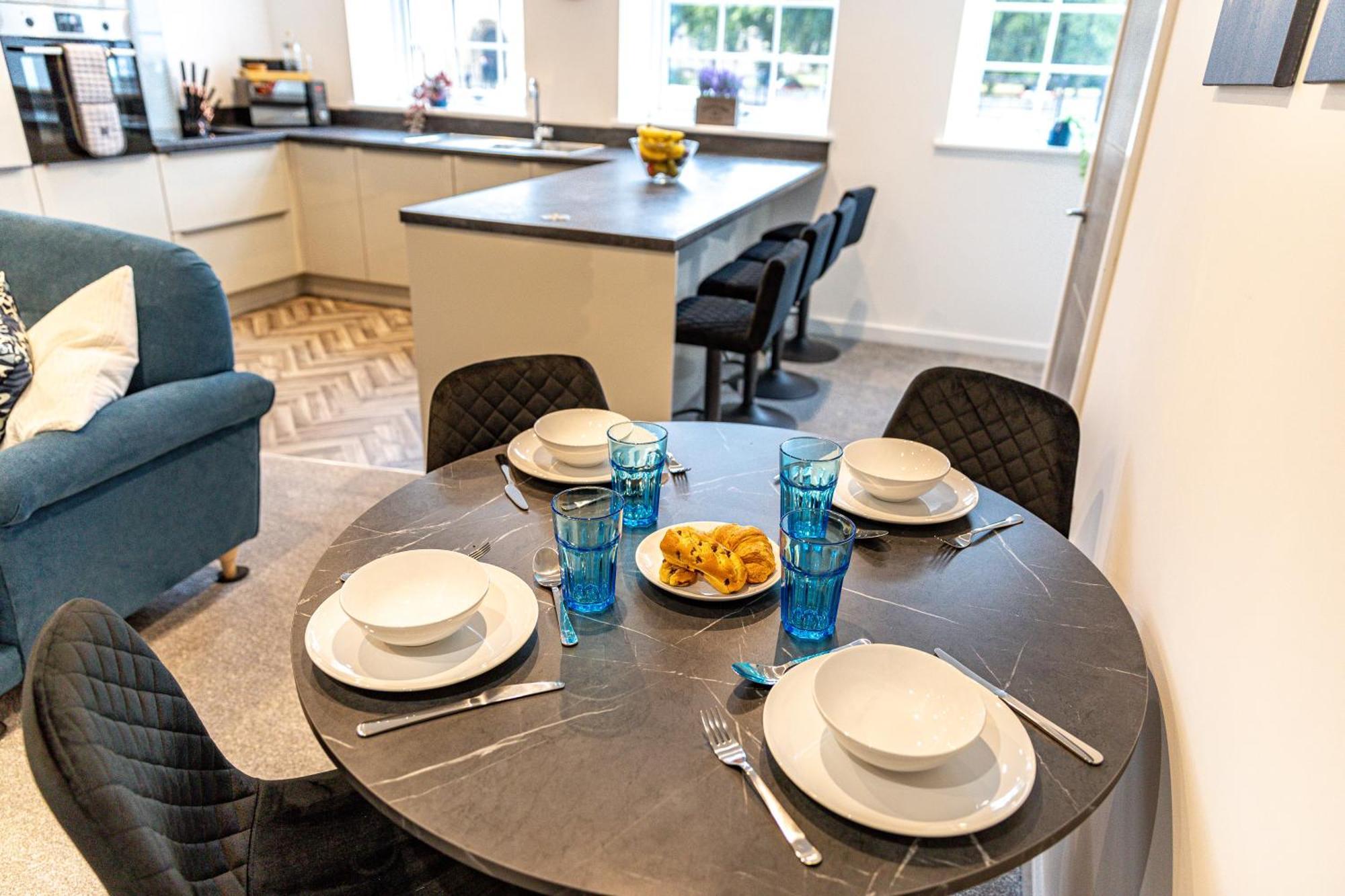 Stylish & Contemporary 2-Bed Townhouse - Parking - Wi-Fi - Netflix Lägenhet Worksop Exteriör bild