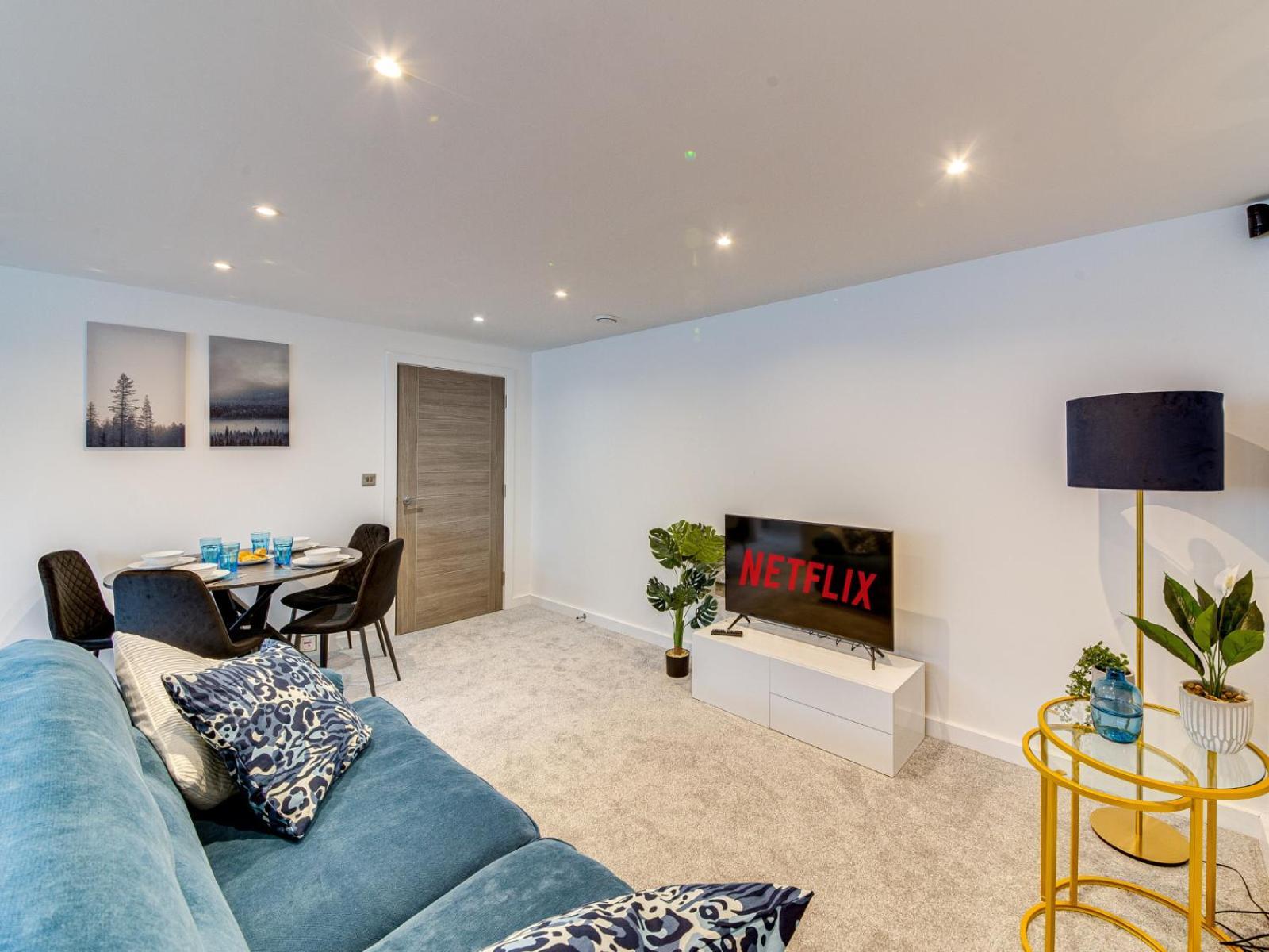 Stylish & Contemporary 2-Bed Townhouse - Parking - Wi-Fi - Netflix Lägenhet Worksop Exteriör bild